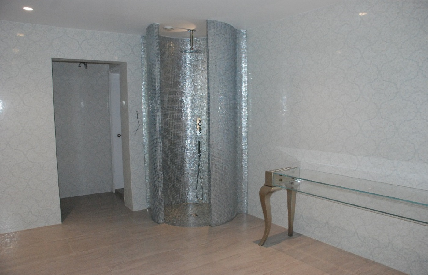 Silver Mosaic Shower Cubicle